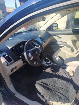 Peugeot 4007 - 8