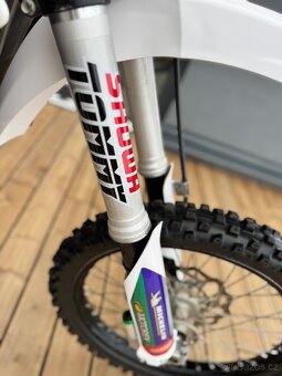 Motokros Kawasaki KX 450 - 8