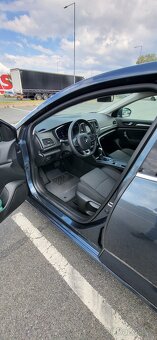 Renault Megane 1.5 DCI 2023 TOP STAV - 8