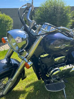 Suzuki Intruder C800VL - 8