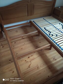Prodám dřevěnou manželskou postel - 8
