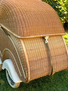 Proutěný RETRO kočárek pro miminko - 8