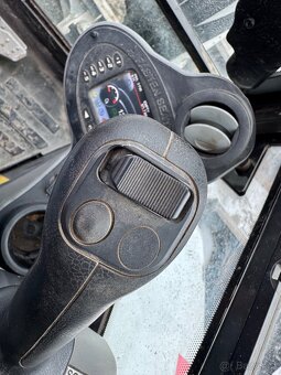 Bobcat E35 Bagr pásový - 8