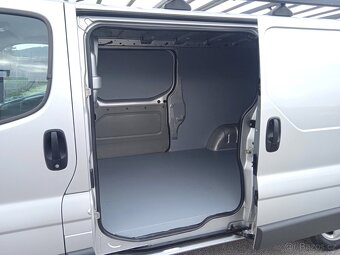 OPEL VIVARO LONG 2,5 CDTI 107kW RV2011 VELKÁ VÝBAVA 1MAJITEL - 8