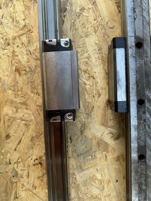 LINEARNI VEDENI DÉLKA 1240 mm - 8