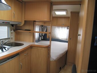 Prodám karavan Hobby 460 ufe,r.v.2004 + mover + předstan. - 8