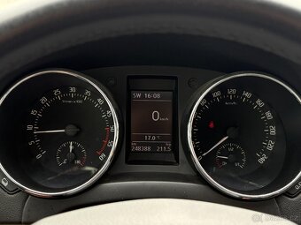 Škoda Yeti 2.0TDi - 103kW - 4x4 - panorama, tažné, bi-xenony - 8