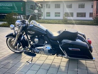 Harley-Davidson FLHRC Road King Classic - 8