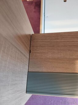 Prodám patrovou postel s úložným šuplíkem - 8