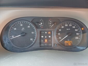 Opel Vivaro Tour 2.5CDTI, 99kw - 8