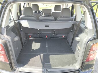 VOLKSWAGEN TOURAN 1,4 TSI NOVÁ STK,7 MÍST - 8