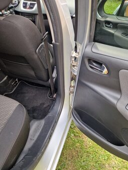Peugeot 207 - 8