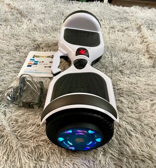 Nový elektrický hoverboard Led Bluethooth. - 8