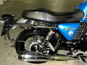 Moto Guzzi V7 II Special - 8
