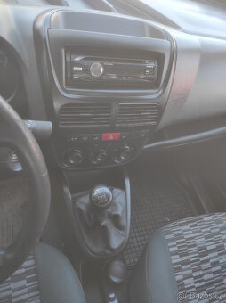 FIAT DOBLO 1,3 66kw r.v.2010 - 8