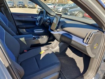 Volvo EX30 315kW TWIN PERF PLUS PANO 1MAJITEL - 8