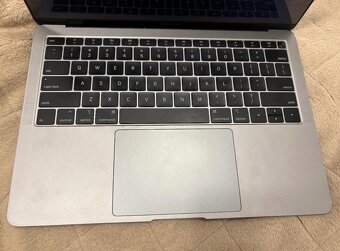 Macbook Air 13" (2019) - 8