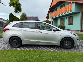 Hyundai i30 combi 1.6 88kW Nové v ČR 5/2026 najeto  93 885km - 8