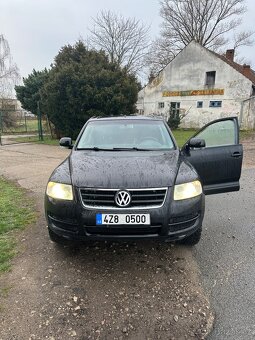 VW Touareg V6 - 8