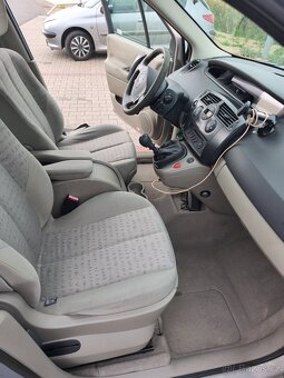 Renault Grand Scénic - 8
