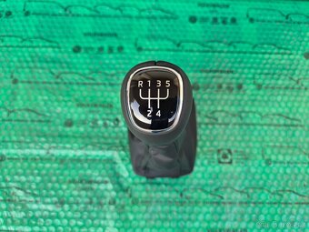 kožená rukojeť řadící páky Škoda Fabia III - 8