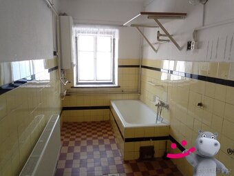 Prodej činžovního domu, užitná plocha 846 m², na pozemku 710 - 8