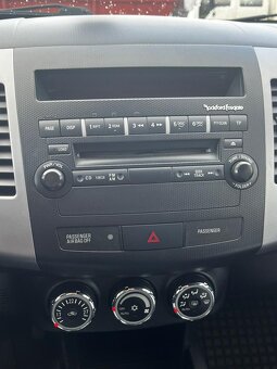 Mitsubishi Outlander 4x4 rv 2011 2.2 DI-D, Automat, 7-místný - 8