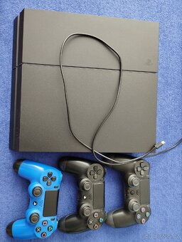 Prodám PS4 1 TB - 8