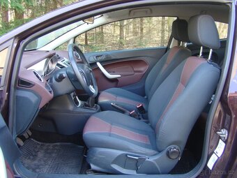 Ford Fiesta 1.4i TITANIUM - 8