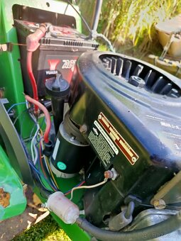 John Deere lt166 twin 16hp Tlakově mazaný - 8