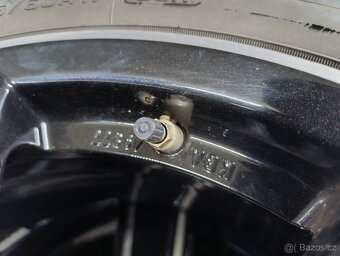 17´´ Zimni TOYOTA RAV4 CHR 215/60 R17 5x114,3 - 8