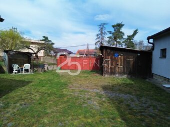 Prodej RD se dvěma čísly popisnými a stavebním pozemkem v Ma - 8