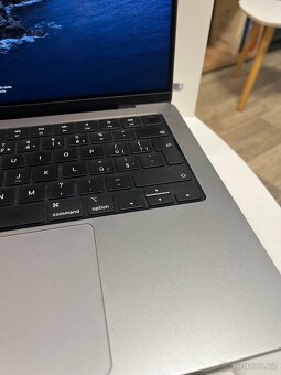 Macbook Pro 14” M1 16 GB RAM 512 GB SSD - 8