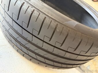 PIRELLI P-zero 245/40/19 - 8