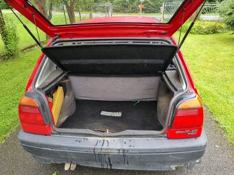 VW GOLF 1.9 TDI - motoricky super - 8