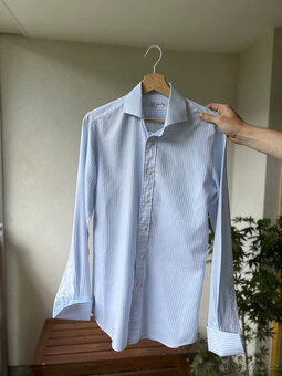 Oblek a dvě košile od krejčího Lee Baron z Hongkongu - 8