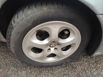 Alfa Romeo 147 1,9 JTD 85kW rok 2003 - 8