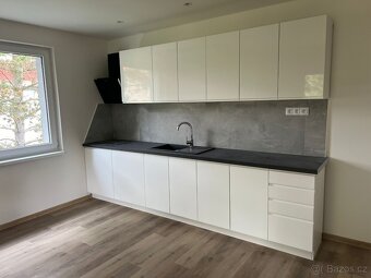 Nová kuchyňská linka - sestava bezúchytková Aspen - 8