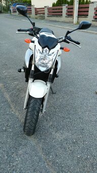 Yamaha XJ6 - 8