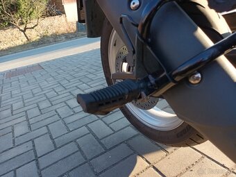 Suzuki DL 650 - 8