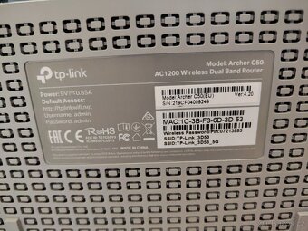 Wifi routery HONOR 3 Wi-Fi 6 Plus a TP-Link Archer C50 - 8
