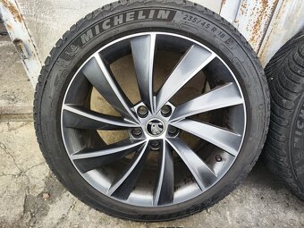 18"zimní alu sada Pegasus 5x112 origo Superb 3 Passat TPMS - 8
