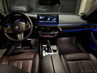 BMW 540i Touring xDrive 250kW 4x4 M Sport DPH ČR V6 3,0 - 8