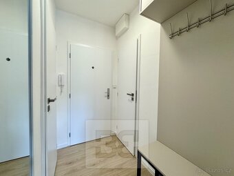 Pronájem byty 1+kk, 30 m2 - Zlín, ev.č. N07970 - 8