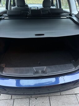Hyundai i30 combi 1,4 benzín - 8