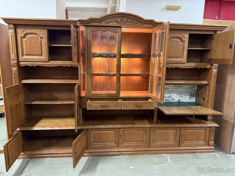 Zdobená dubová rustikální stěna 330cm - 8