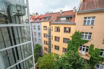 Nabídka bytu k Airbnb, Booking - 3+kk 85 m2 s balkonem, Pra - 8