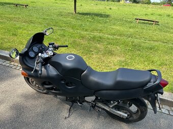 Suzuki GSX 600 F - 8