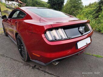 Ford Mustang, v krásném stavu, nové v ČR. Najeto 60 tis km - 8
