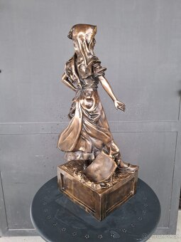 Velká bronzová socha, značená - 8